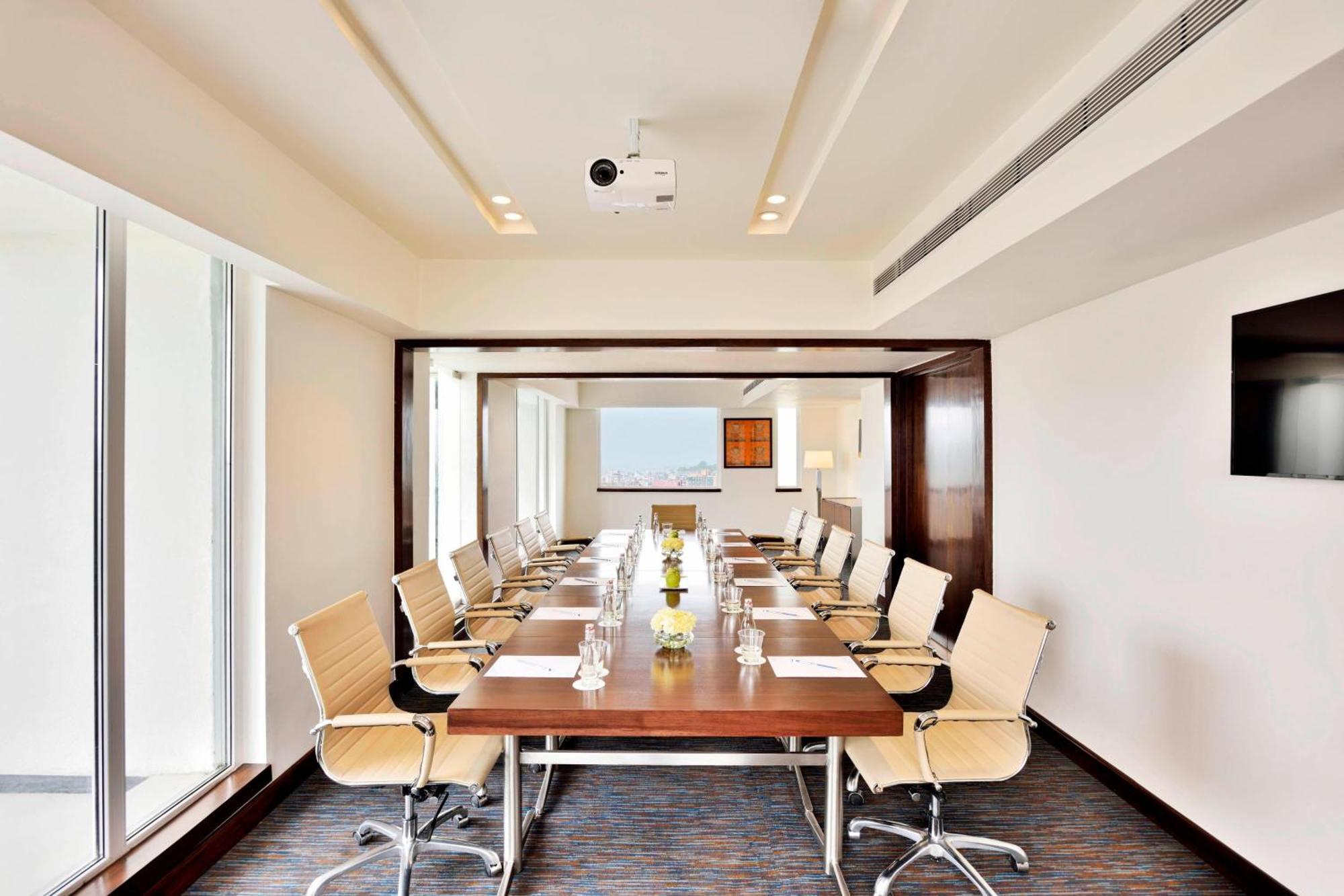Hotel Fairfield By Marriott Katmandou Extérieur photo