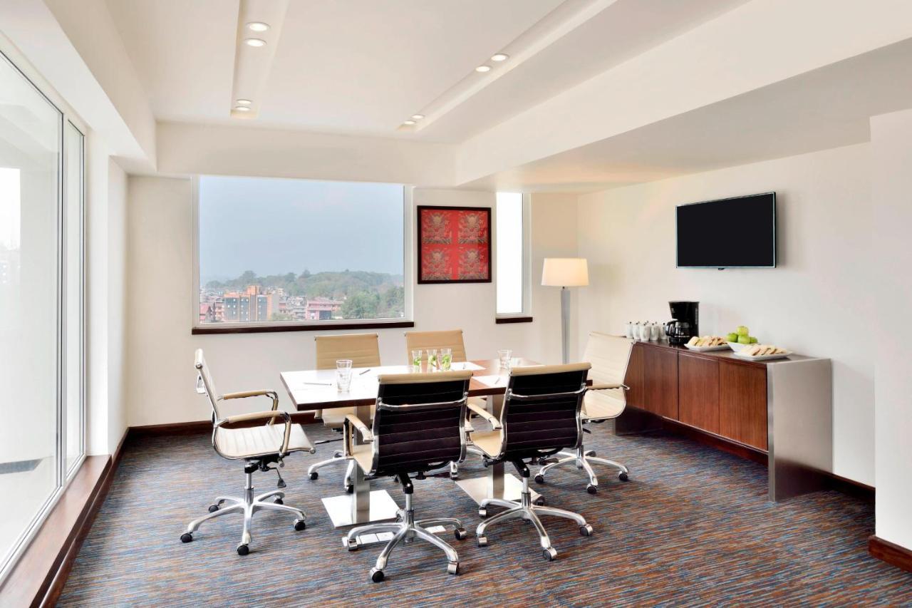 Hotel Fairfield By Marriott Katmandou Extérieur photo