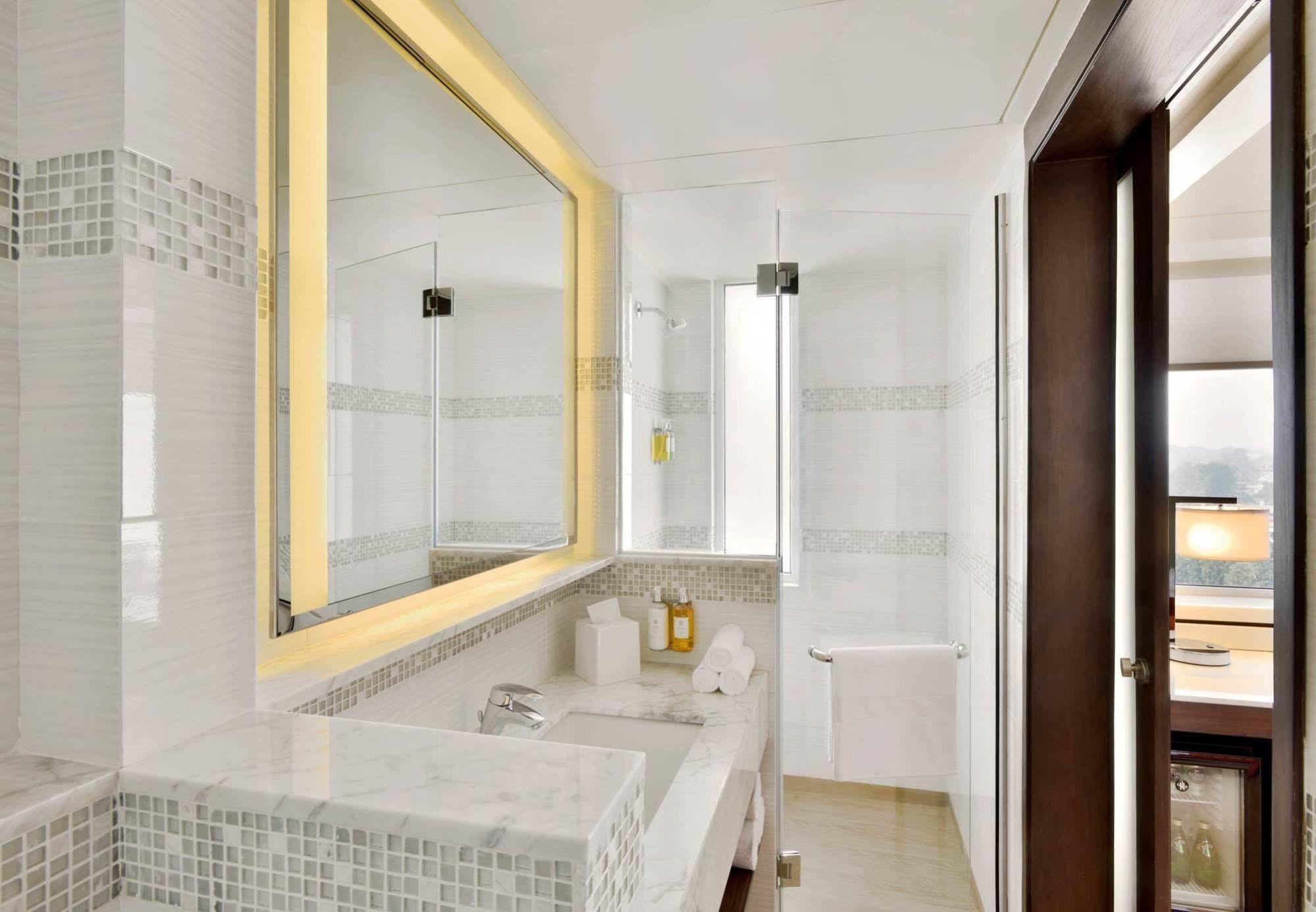 Hotel Fairfield By Marriott Katmandou Extérieur photo